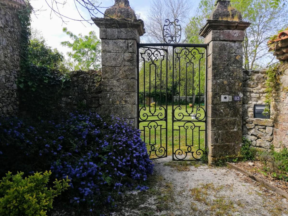 Bed and Breakfast Au Logis De La Mongie Soullans Экстерьер фото
